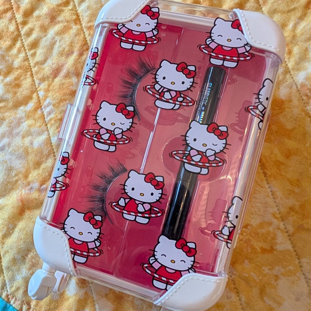 Glamnetic X Hello Kitty magnetic lashes